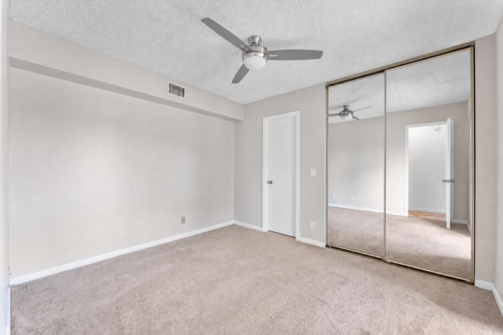 3750 VICTORIA Drive — photo 11