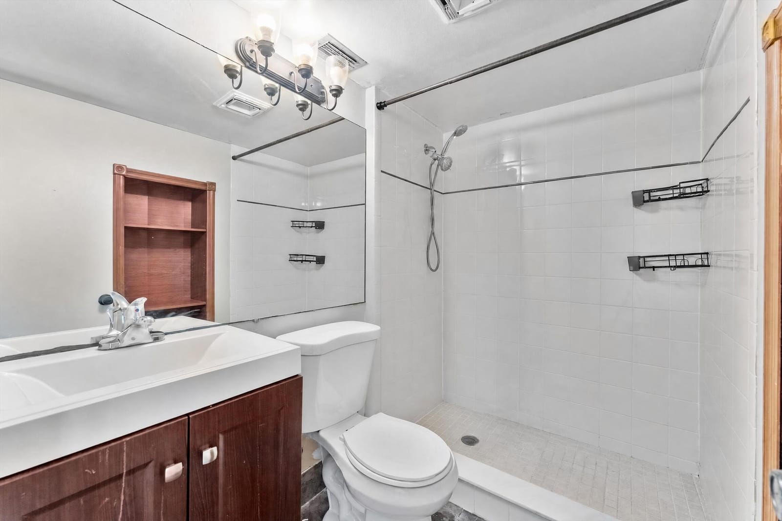 3750 VICTORIA Drive — photo 12
