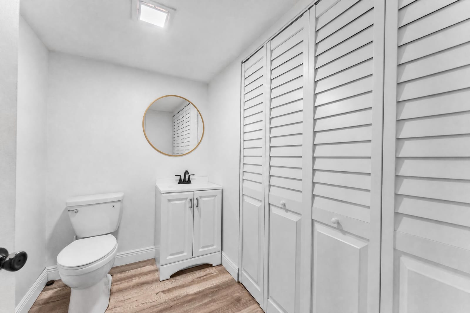 3750 VICTORIA Drive — photo 8