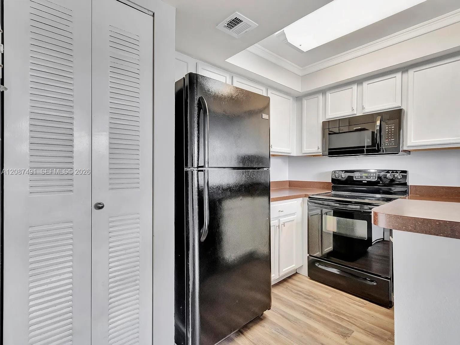 714 Executive Center Drive 28 — photo 2