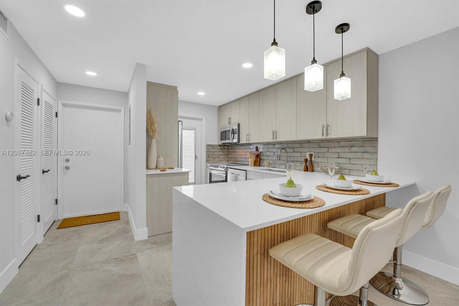 400 SE 10th Street 112 — photo 1