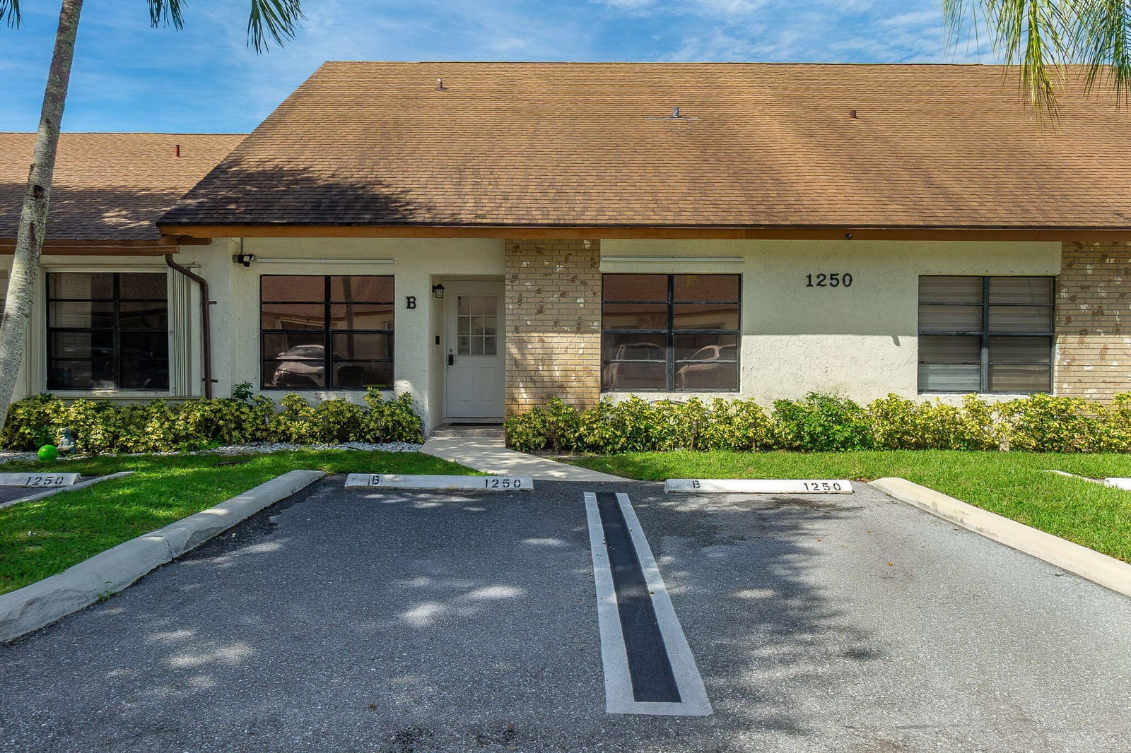 1250 PARKSIDE GREEN Drive B, Greenacres, FL 33415 photo 2