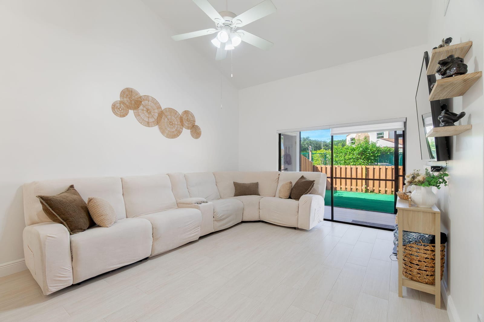 1250 PARKSIDE GREEN Drive B, Greenacres, FL 33415 photo 14