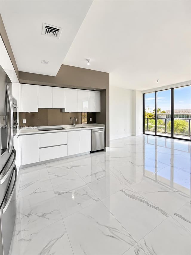 1170 E Hallandale Beach Boulevard 306, Hallandale Beach, FL 33009