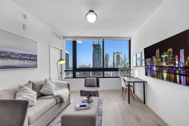 225 N Miami Avenue 3501, Miami, FL 33128