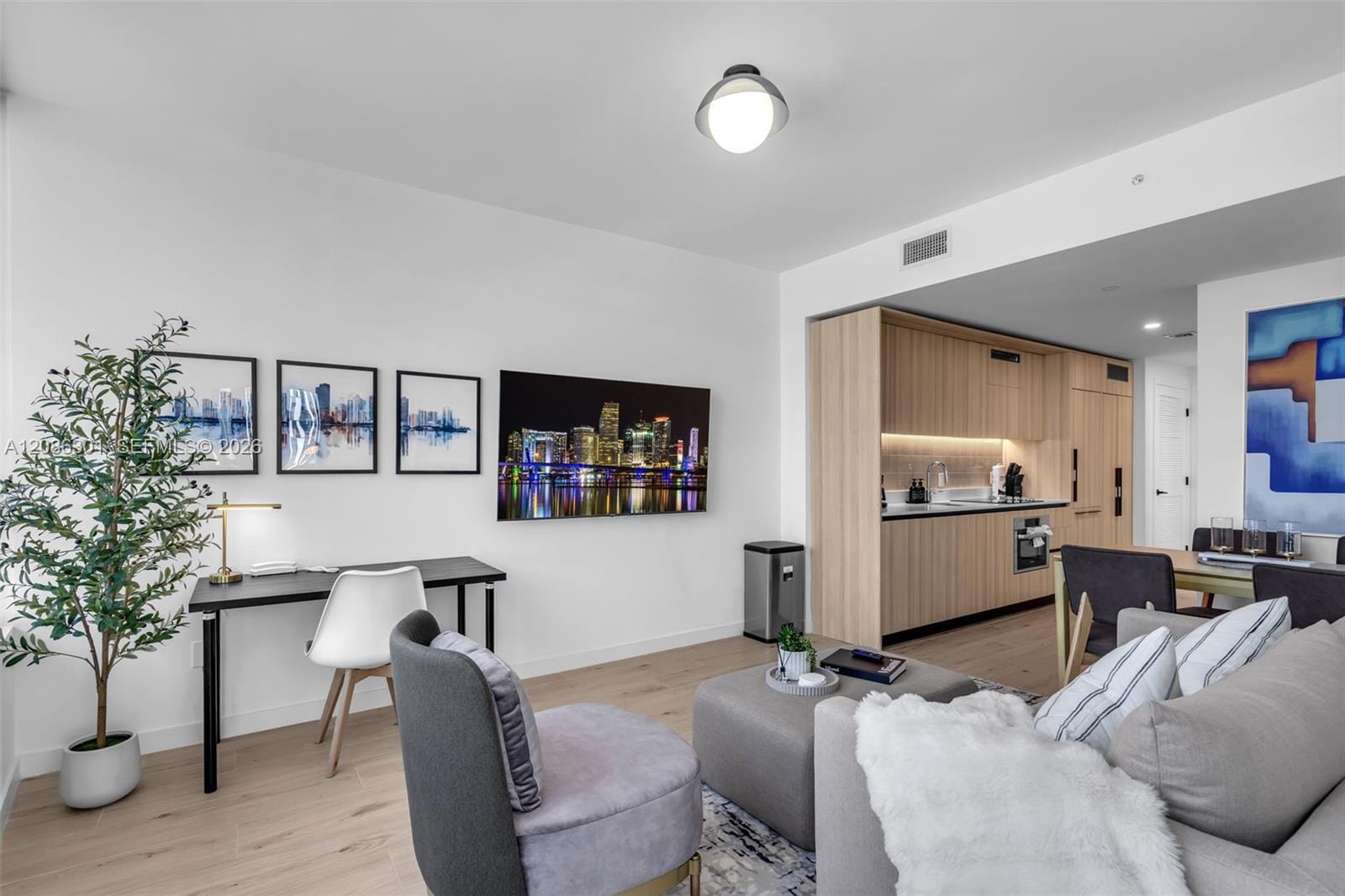 225 N Miami Avenue 3501 — photo 2