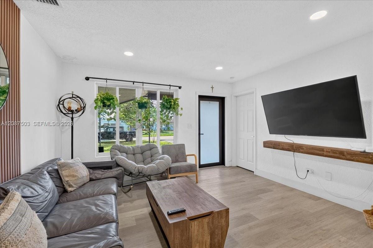 1131 N 75th Avenue 1131, Hollywood, FL 33024 photo 3