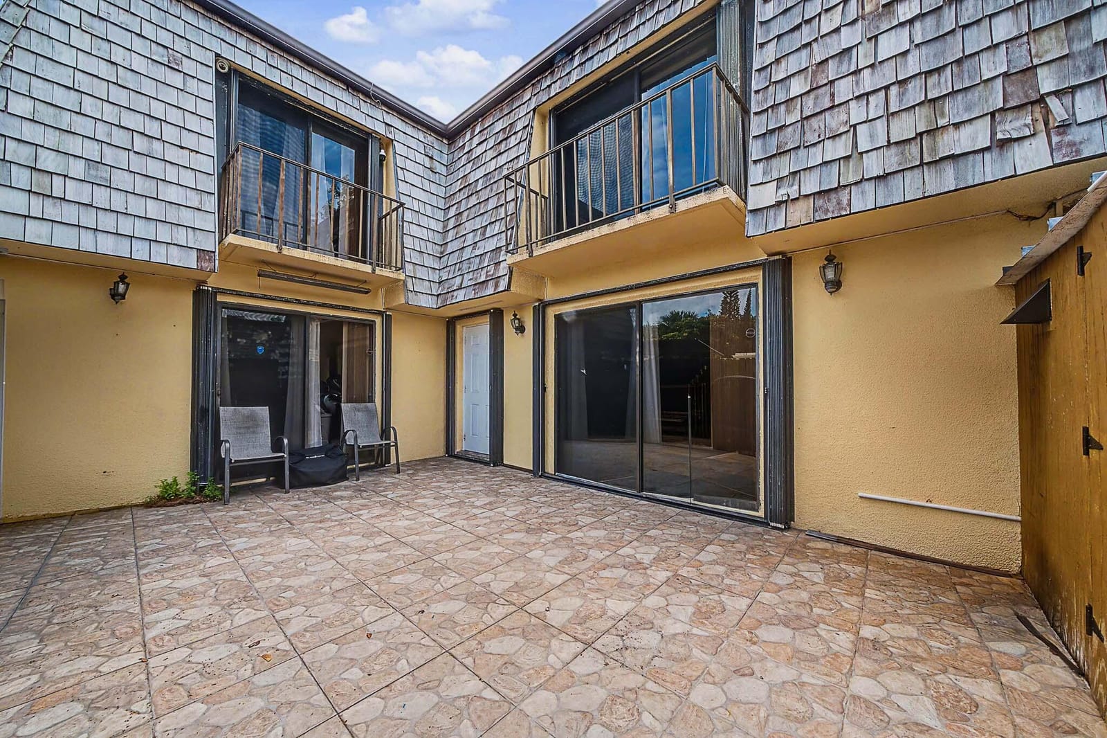 149 Lake Arbor Drive — photo 2