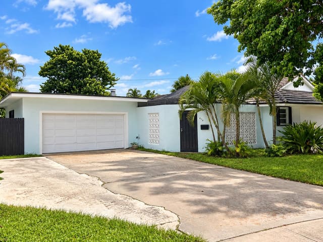 878 FATHOM Court, North Palm Beach, FL 33408