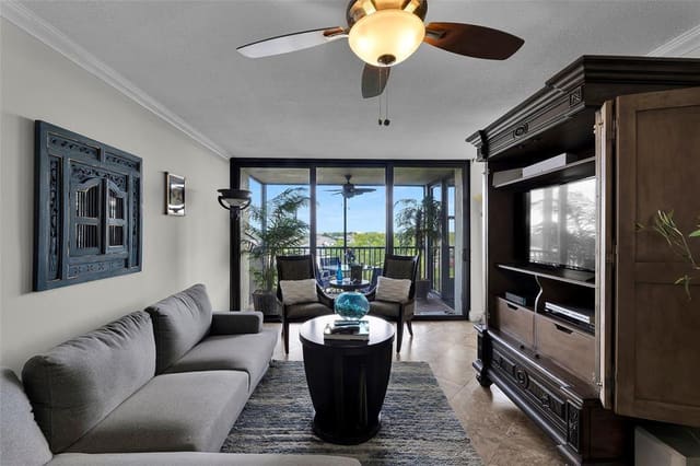 105 LAKE EMERALD Drive 711, Oakland Park, FL 33309