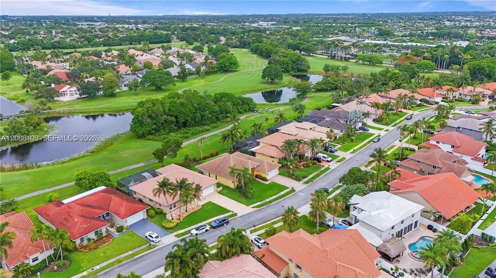 720 W Cypress Pointe Drive W, Pembroke Pines, FL 33027 photo 2