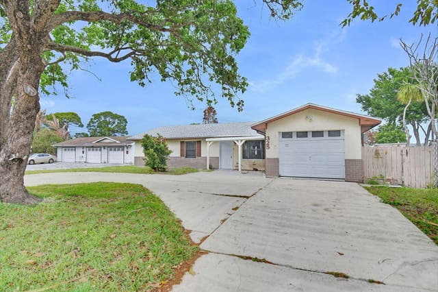 325 NW Rebecca Avenue, Port St. Lucie, FL 34983