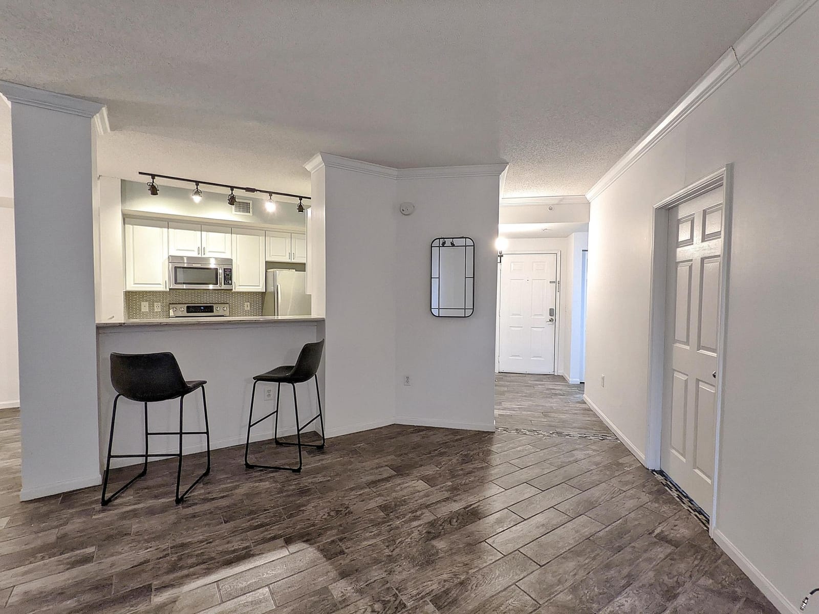 630 S SAPODILLA Avenue 308, West Palm Beach, FL 33401 photo 2