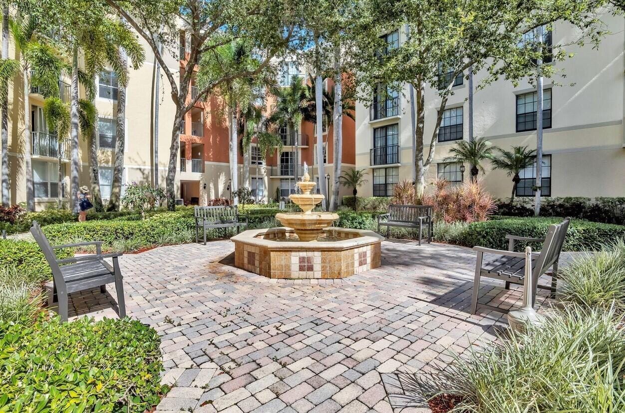 630 S SAPODILLA Avenue 308, West Palm Beach, FL 33401 photo 18