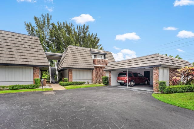 408 PINE TREE Court 12, Atlantis, FL 33462