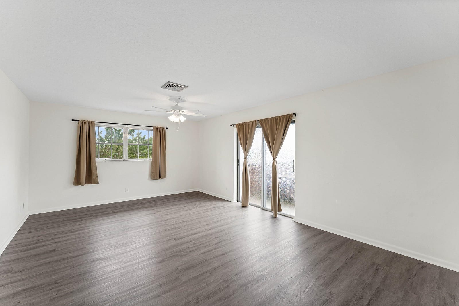 408 PINE TREE Court 12, Atlantis, FL 33462 photo 12