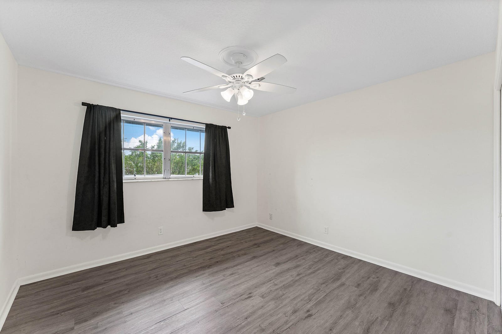 408 PINE TREE Court 12, Atlantis, FL 33462 photo 17