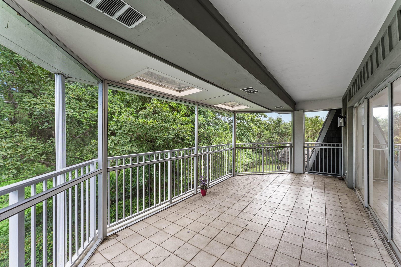 408 PINE TREE Court 12, Atlantis, FL 33462 photo 21