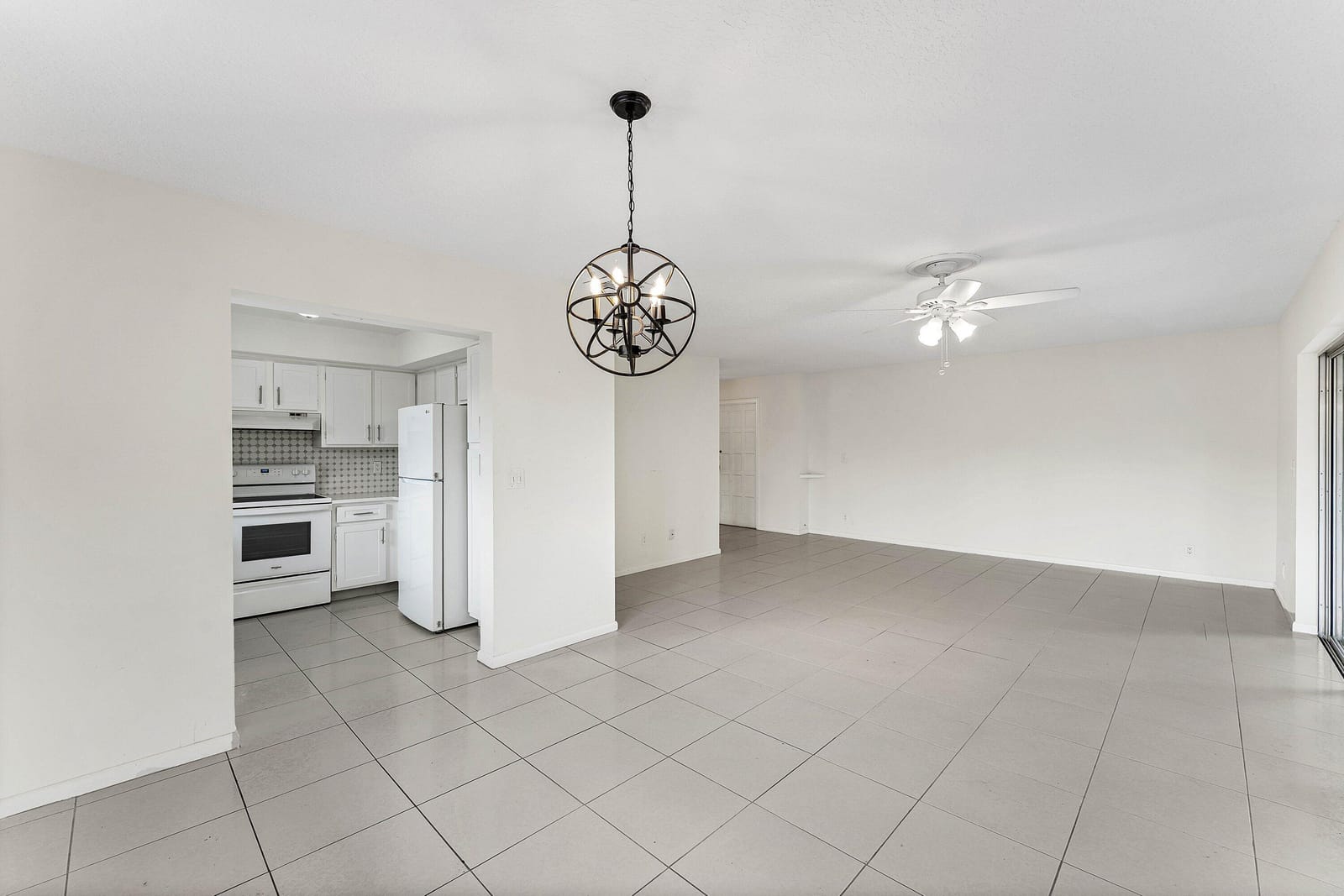 408 PINE TREE Court 12, Atlantis, FL 33462 photo 4