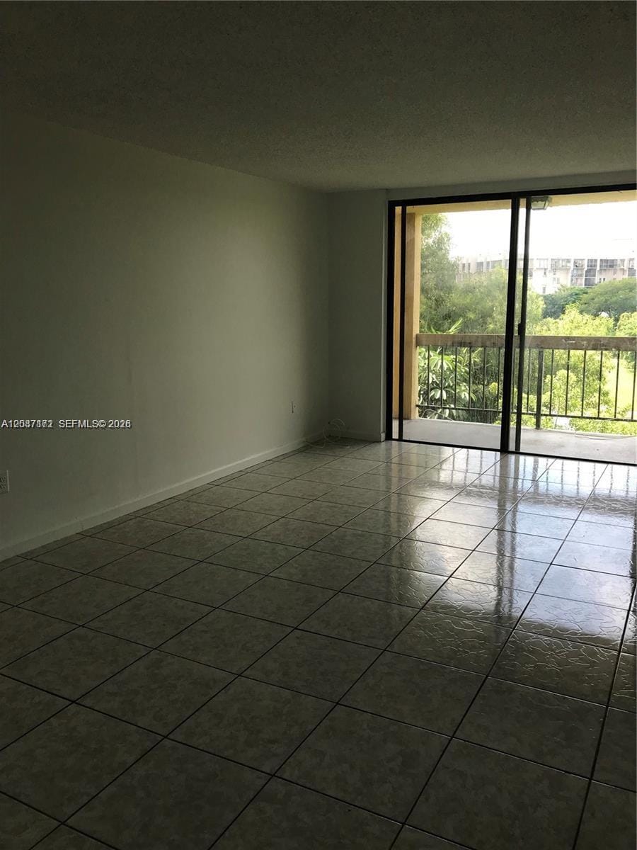 9460 Fontainebleau Boulevard 433, Miami, FL 33172 photo 8