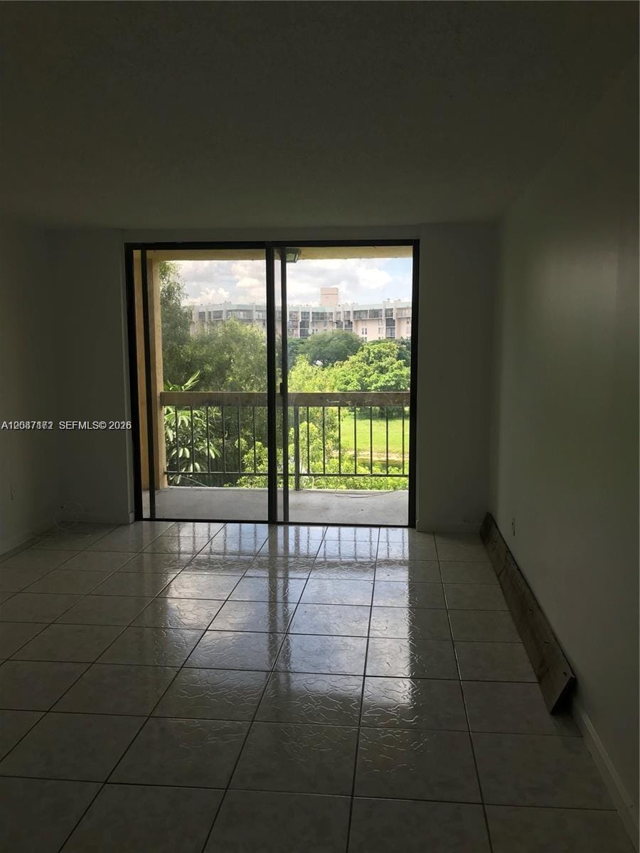 9460 Fontainebleau Boulevard 433, Miami, FL 33172 photo 9