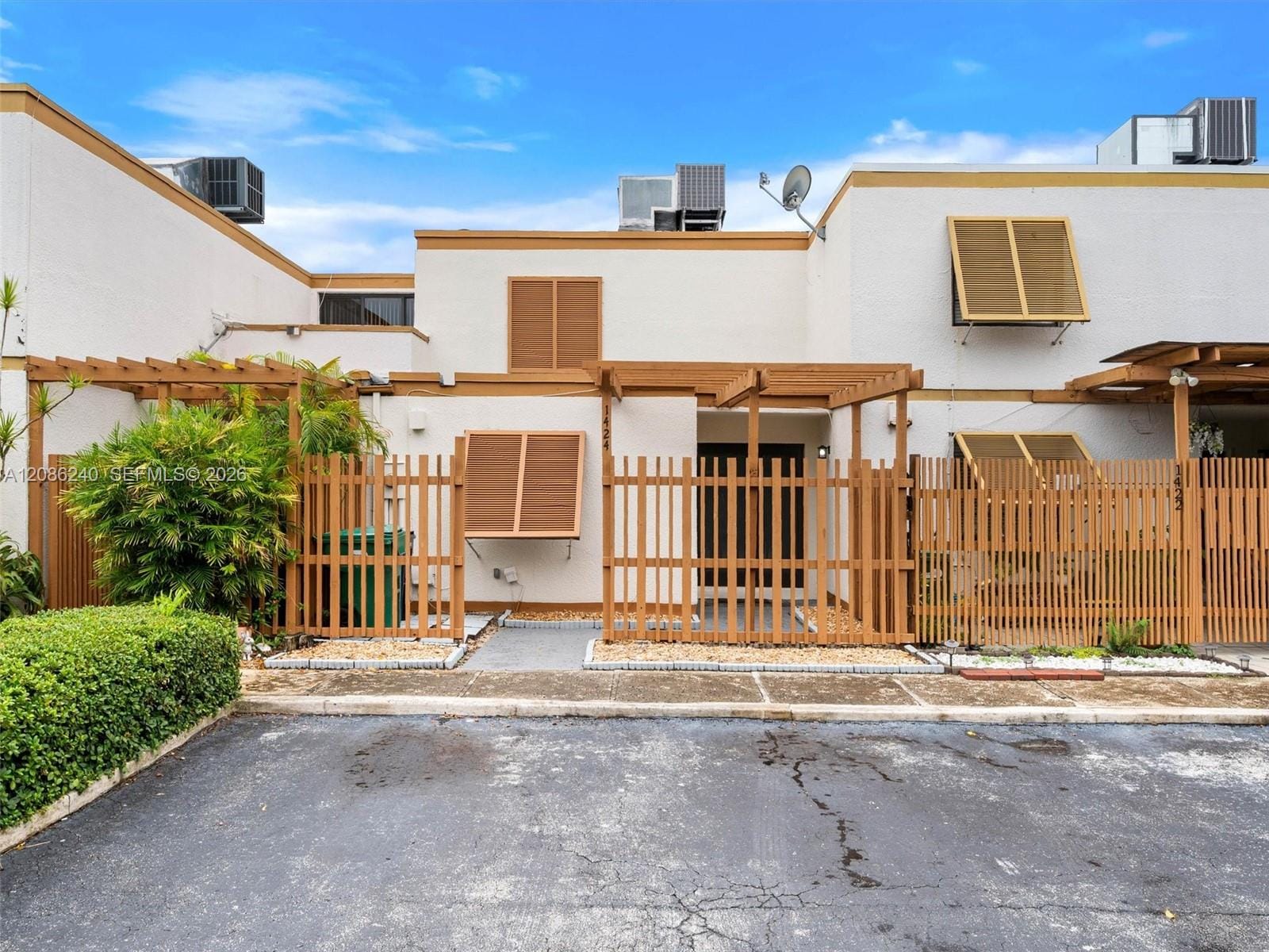 1424 SW 131st Place Circle E, Miami, FL 33184 photo 1