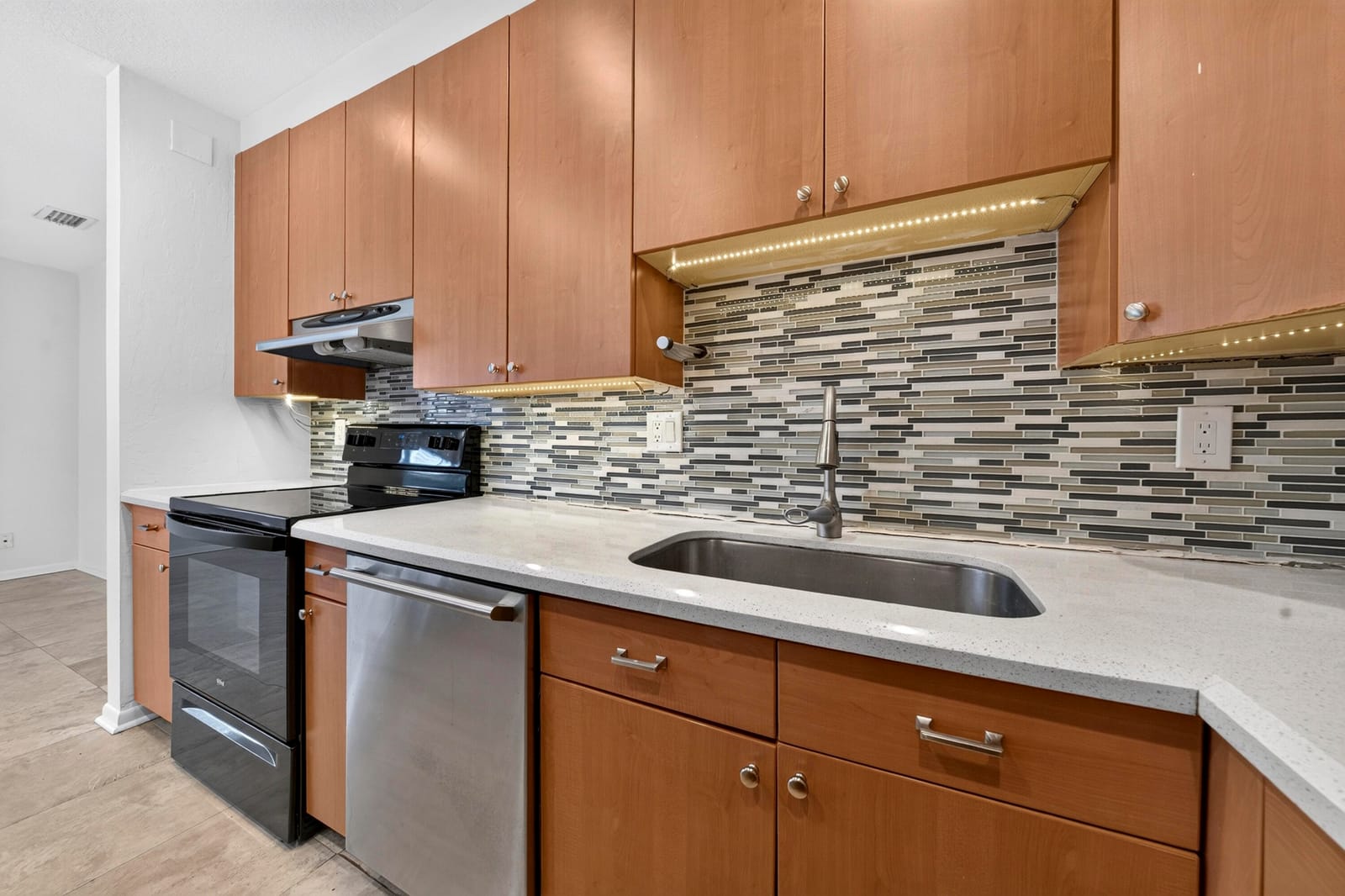 1605 NE 16th Avenue — photo 3