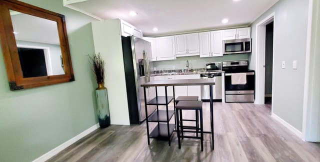 530 N 7TH Place, Vero Beach, FL 32962