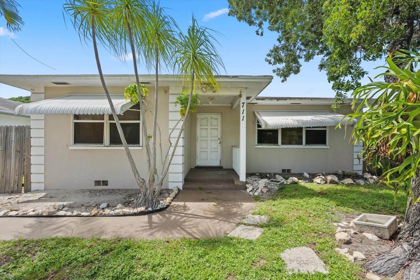 711 E COAST Avenue, Lantana, FL 33462 photo 2