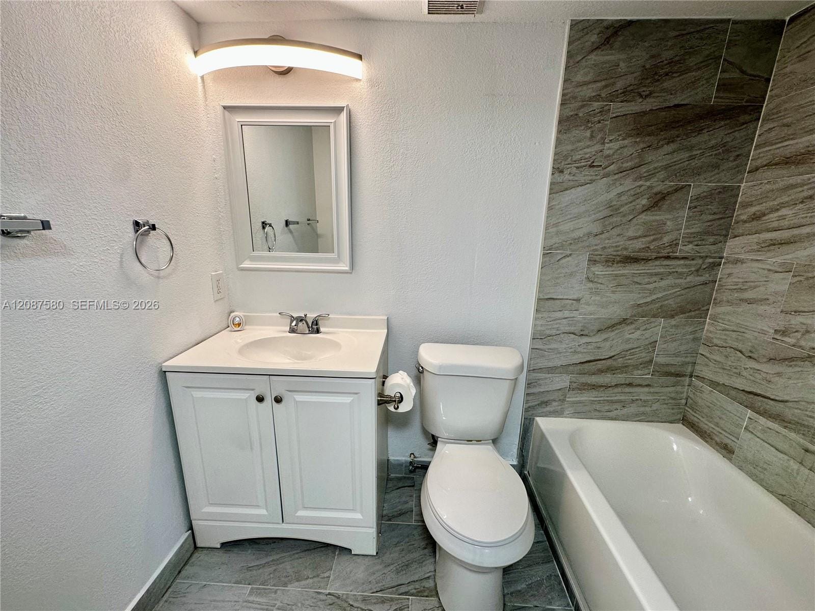 3630 N 56th Avenue 310 — photo 11