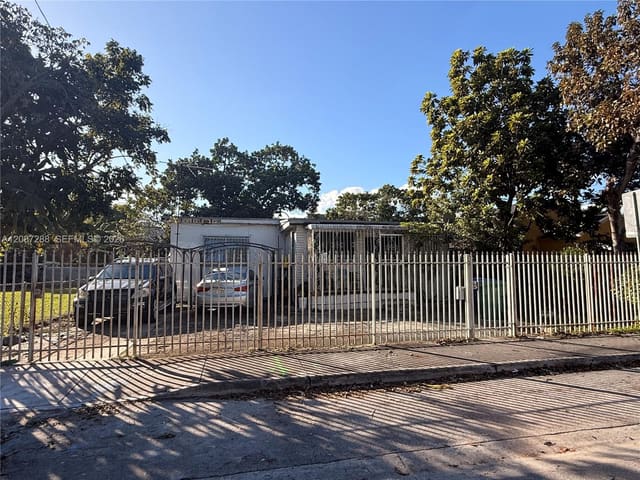 2834 NW 11th Avenue, Miami, FL 33127