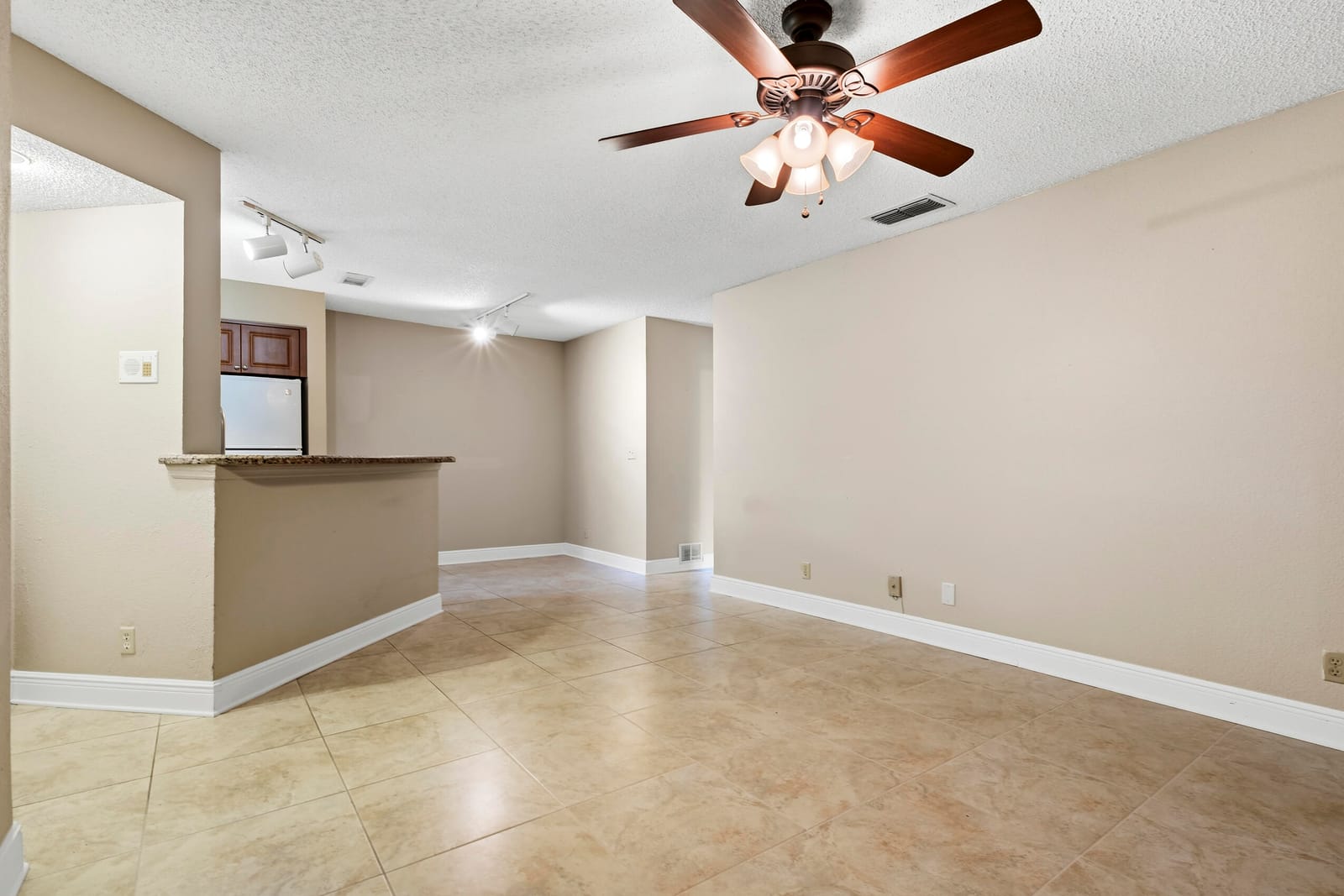 3350 PINEWALK Drive N 1411 — photo 4