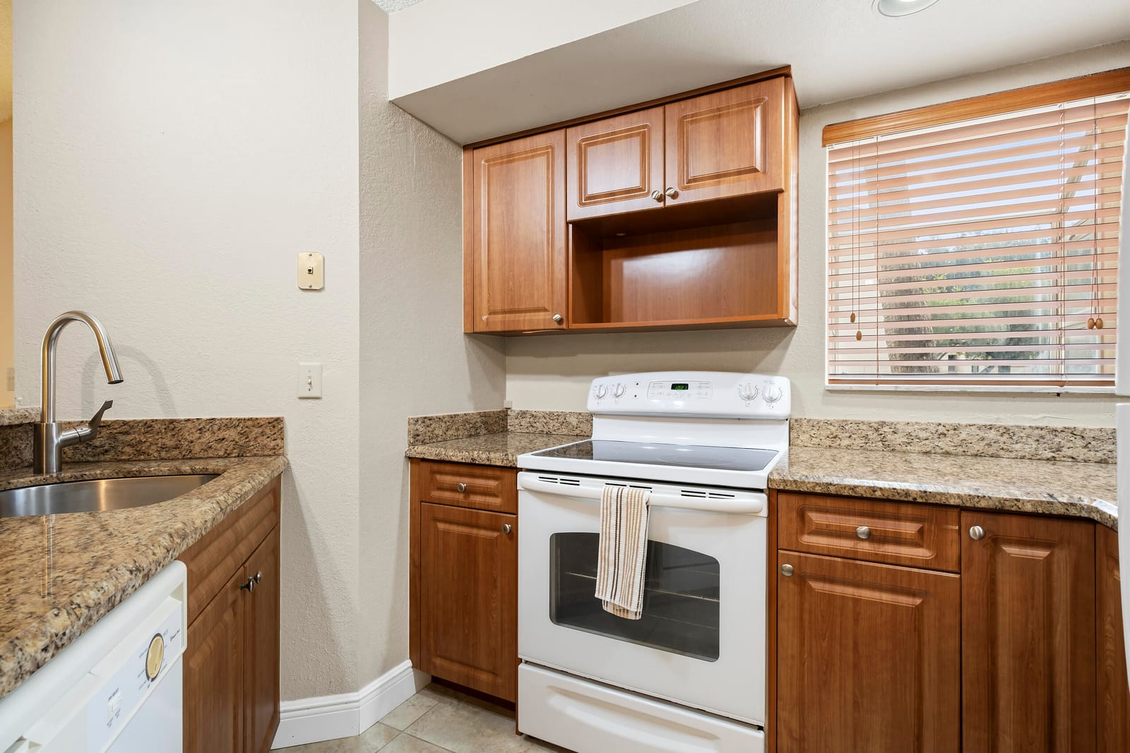 3350 PINEWALK Drive N 1411 — photo 7