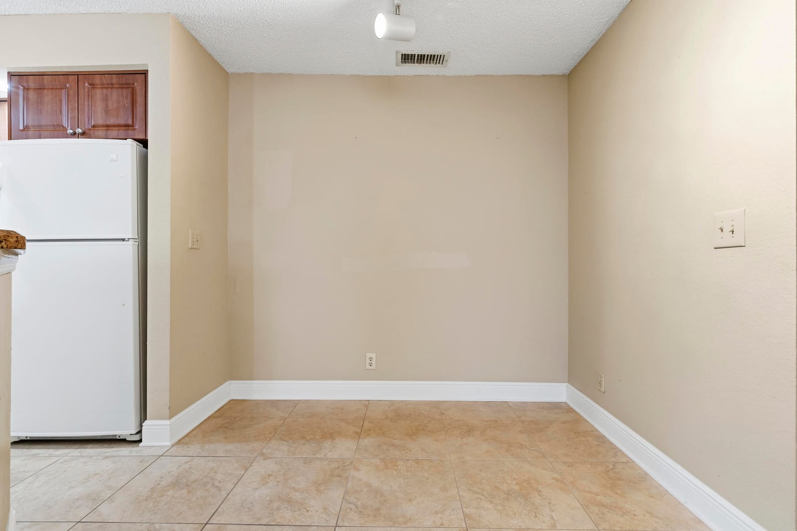 3350 PINEWALK Drive N 1411 — photo 9