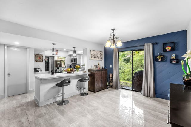209 Wimbledon Lakes Drive, Plantation, FL 33324