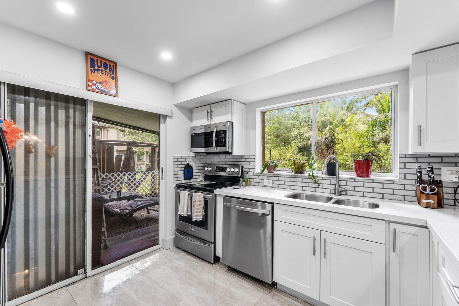 209 Wimbledon Lakes Drive, Plantation, FL 33324 photo 5