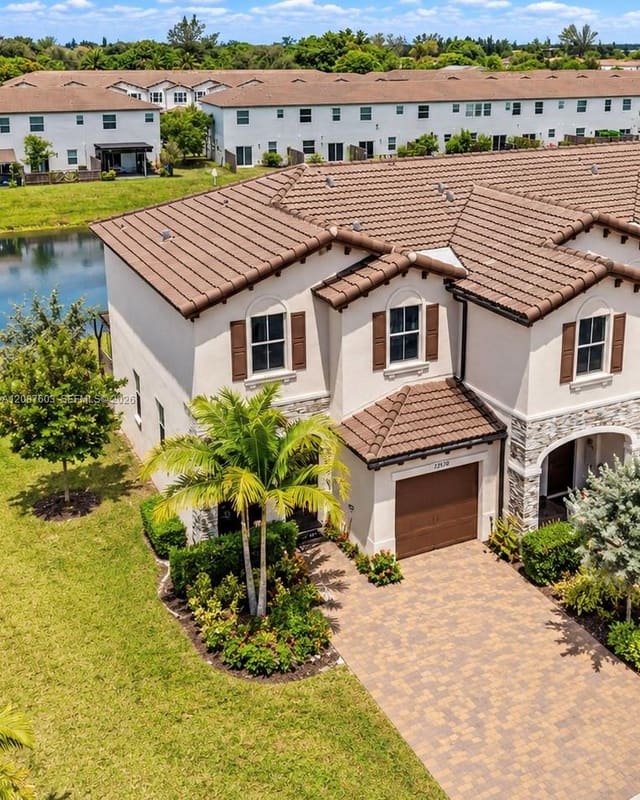 12570 NW 22nd Place ., Miami, FL 33167