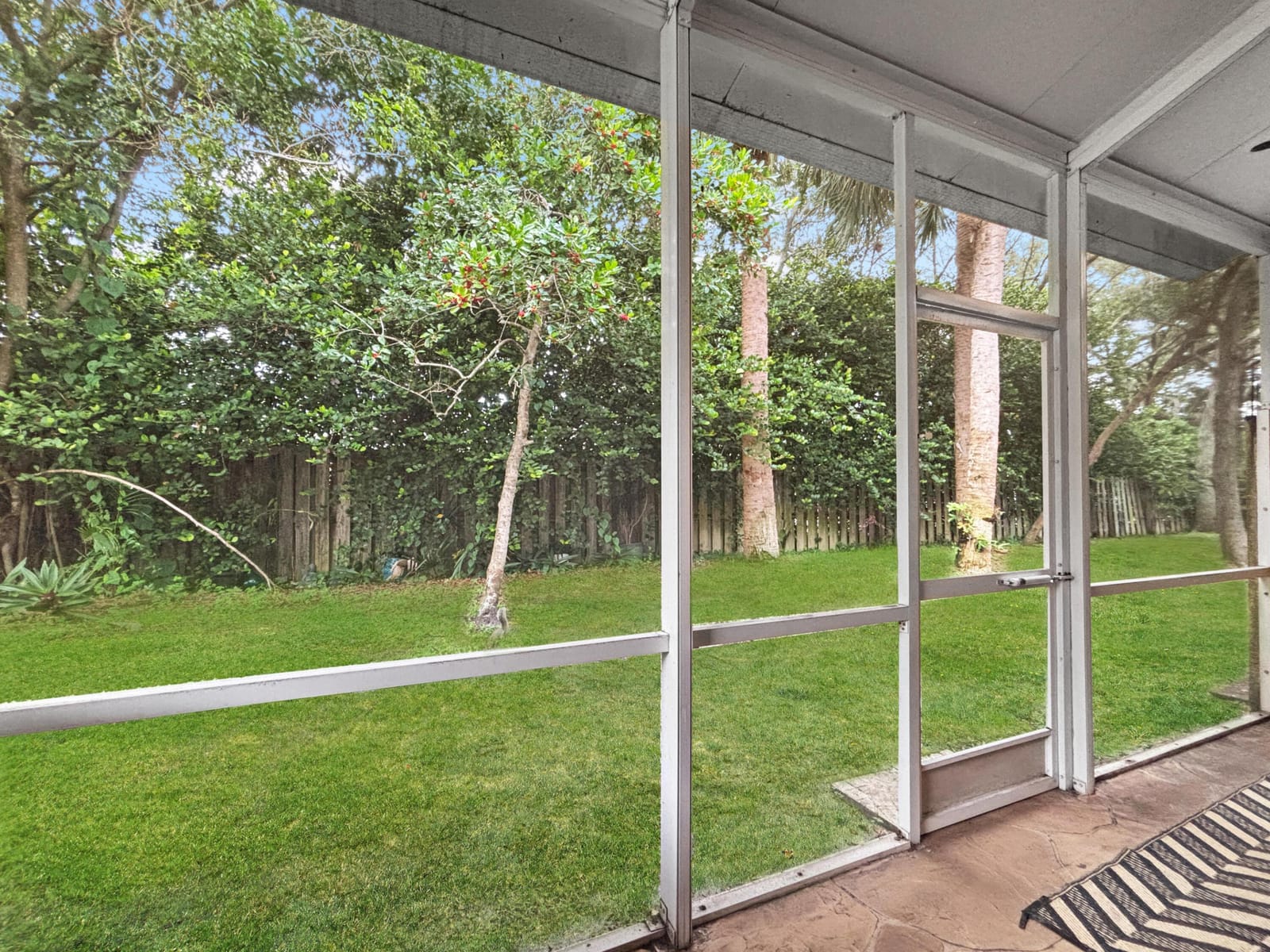 4528 Thornwood Circle — photo 9