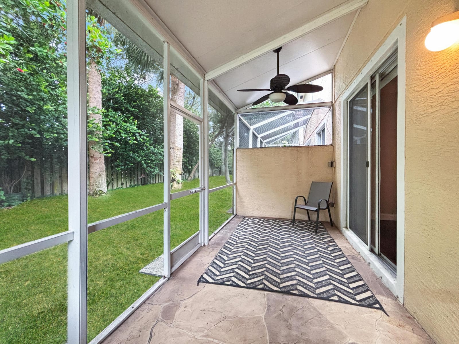 4528 Thornwood Circle — photo 10