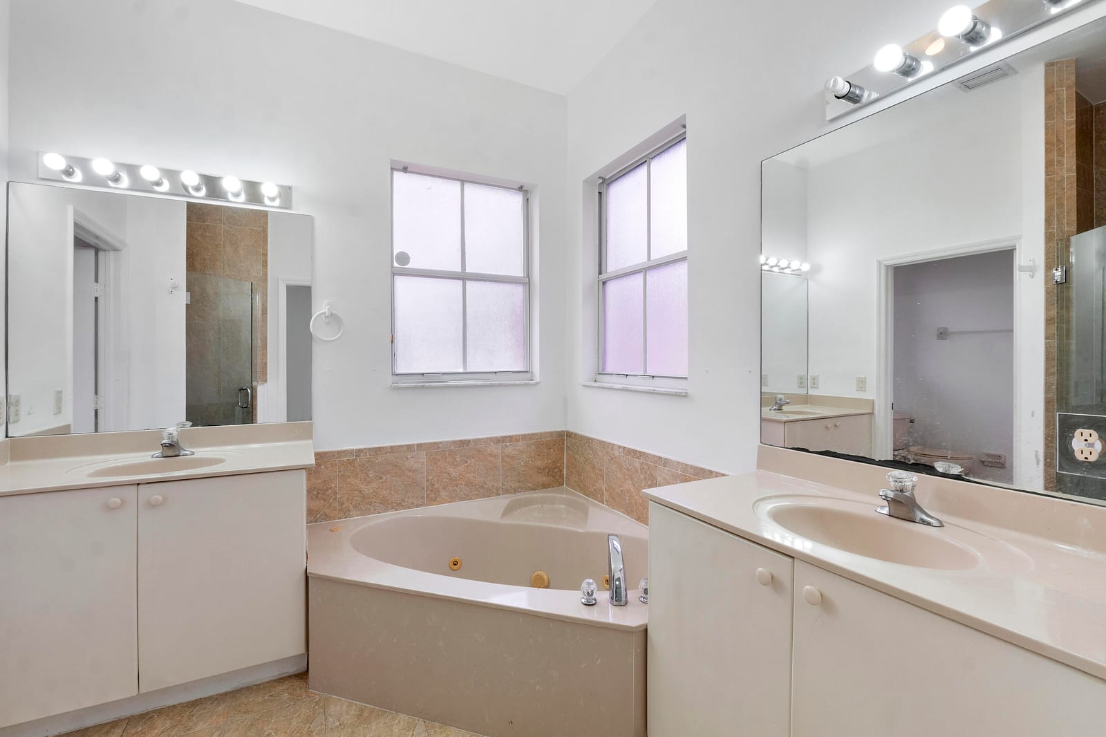 8911 NW 178th Lane, Hialeah, FL 33018 photo 17