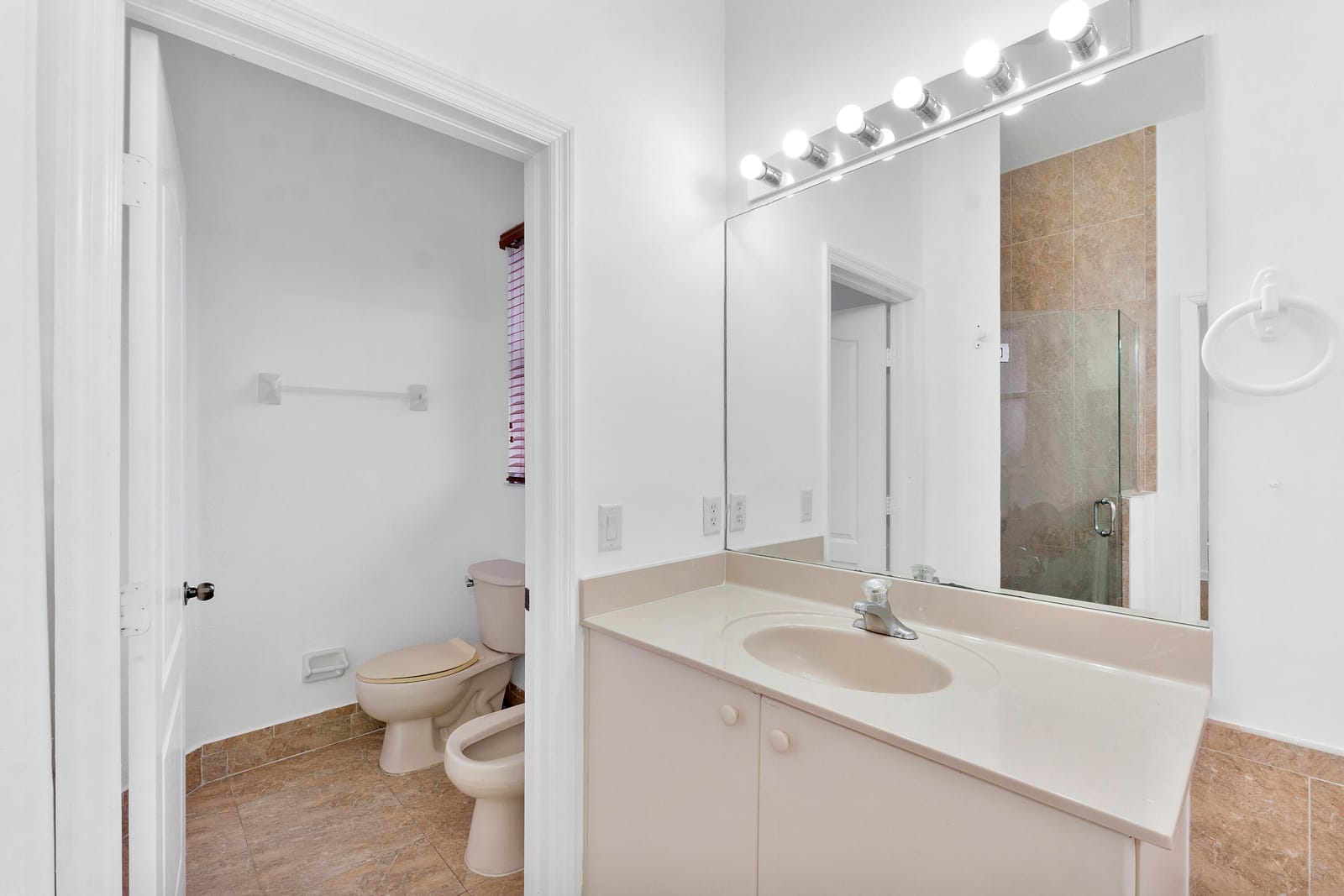 8911 NW 178th Lane, Hialeah, FL 33018 photo 18