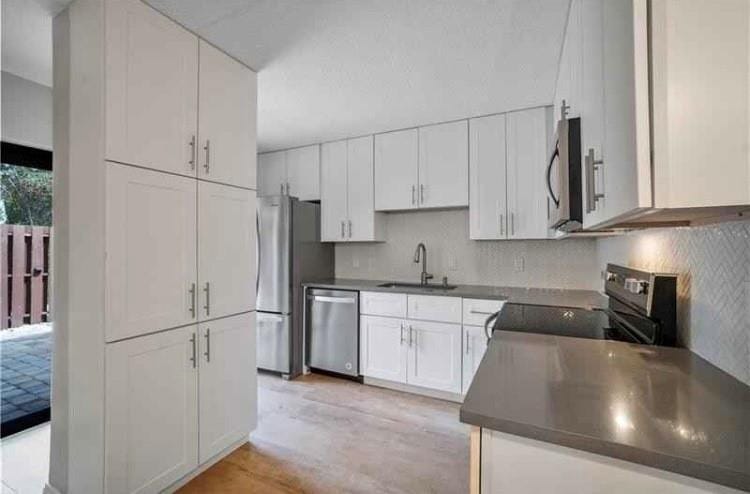 825 CENTER Street 26A, Jupiter, FL 33458 photo 6