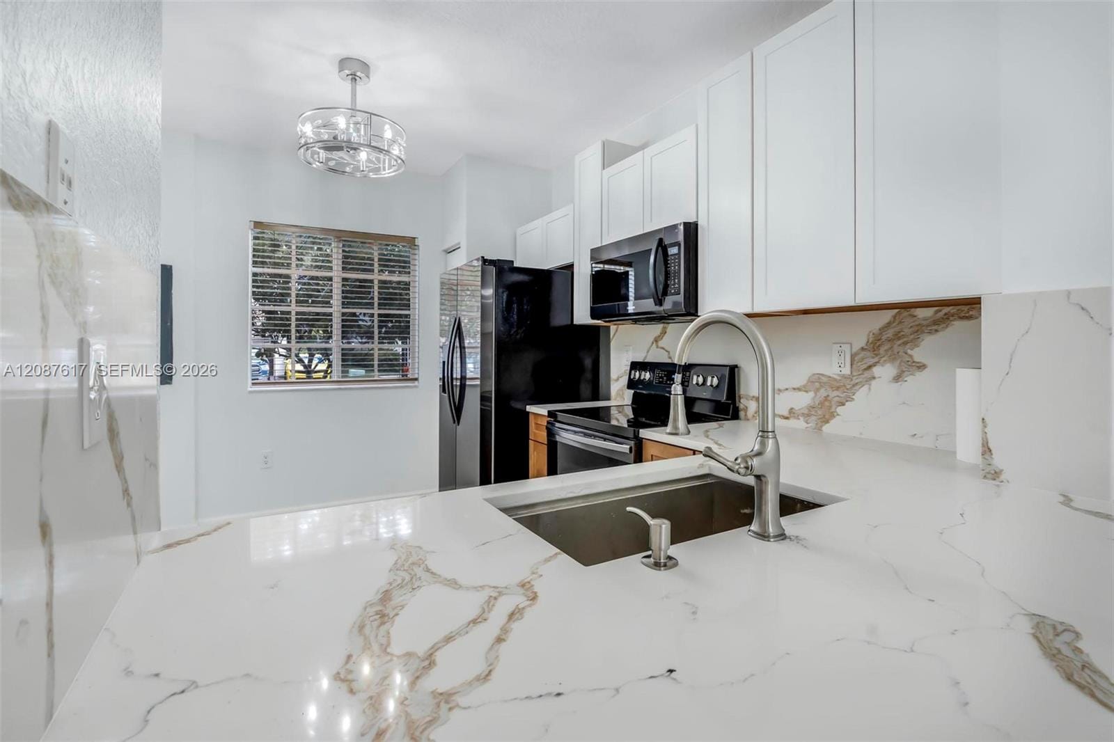 8870 N Isles Circle, Tamarac, FL 33321 photo 7
