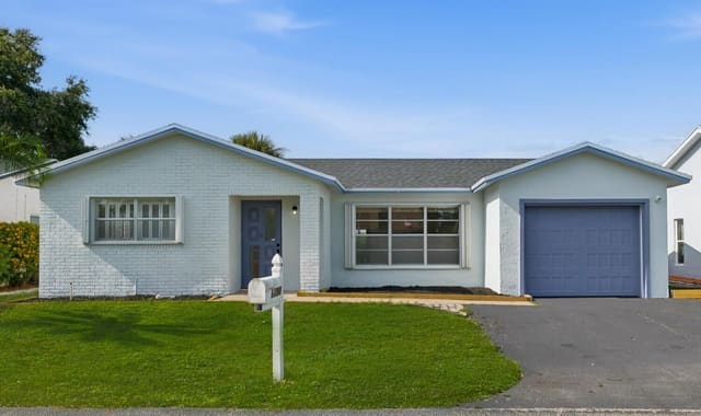 7198 PINE FOREST Circle E, Lucerne Lakes Homes Village I 6th Add, Lake Worth, FL