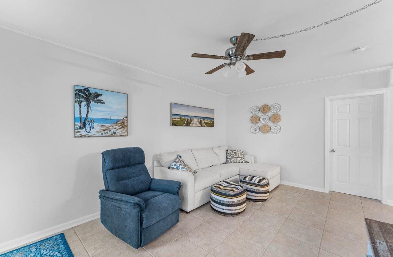11 SW 4th Avenue Unit 6, Boca Raton, FL 33432 photo 2