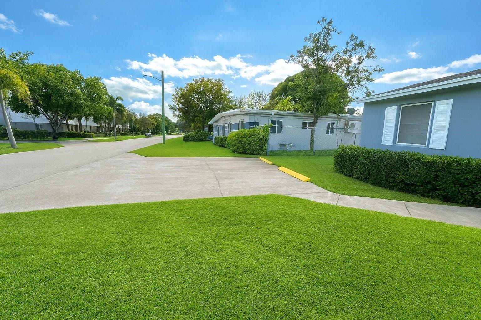 741 NW 10th Terrace, Fort Lauderdale, FL 33311 photo 2