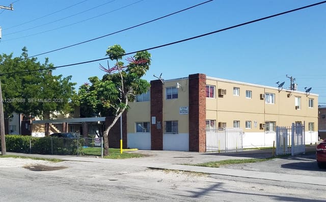 1895 NW 35th Street, Miami, FL 33142