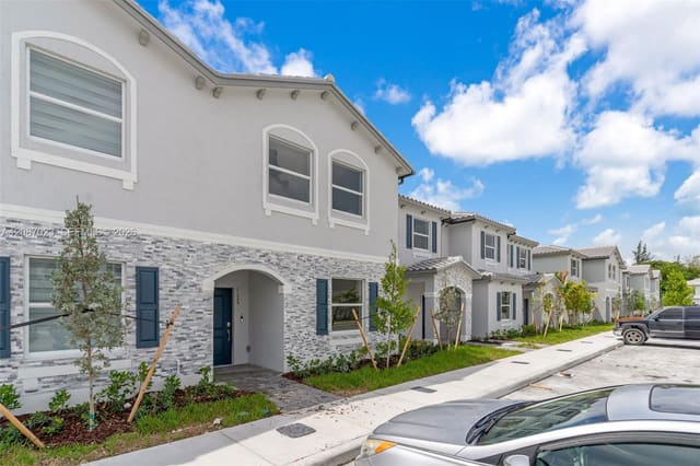 1125 SE 3rd Street, Florida City, FL 33034