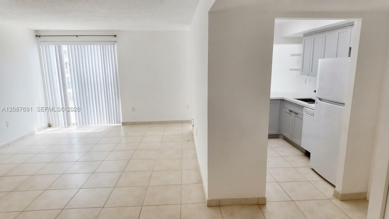 200 177th Drive 308, Sunny Isles Beach, FL 33160 photo 11