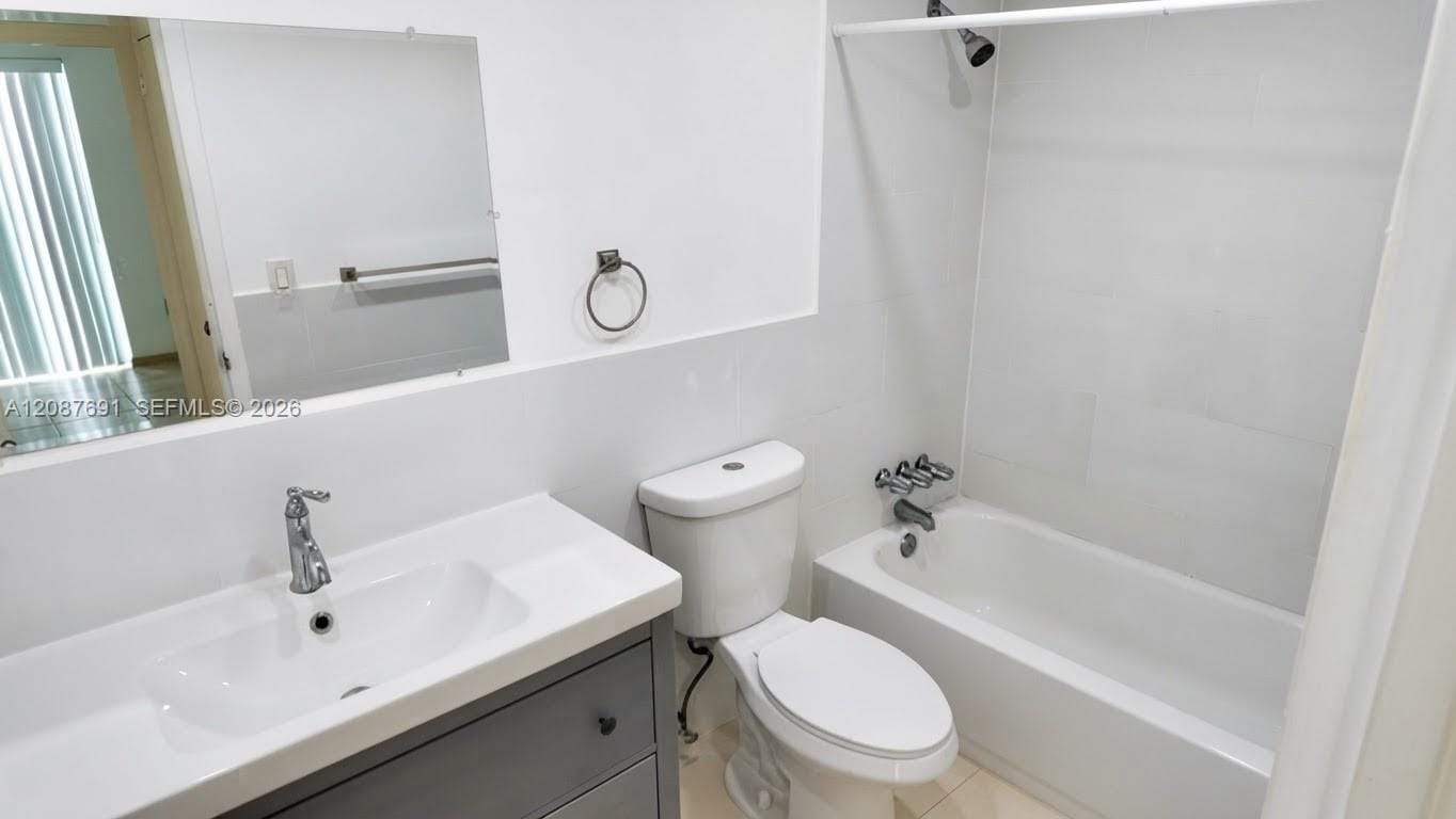 200 177th Drive 308, Sunny Isles Beach, FL 33160 photo 6